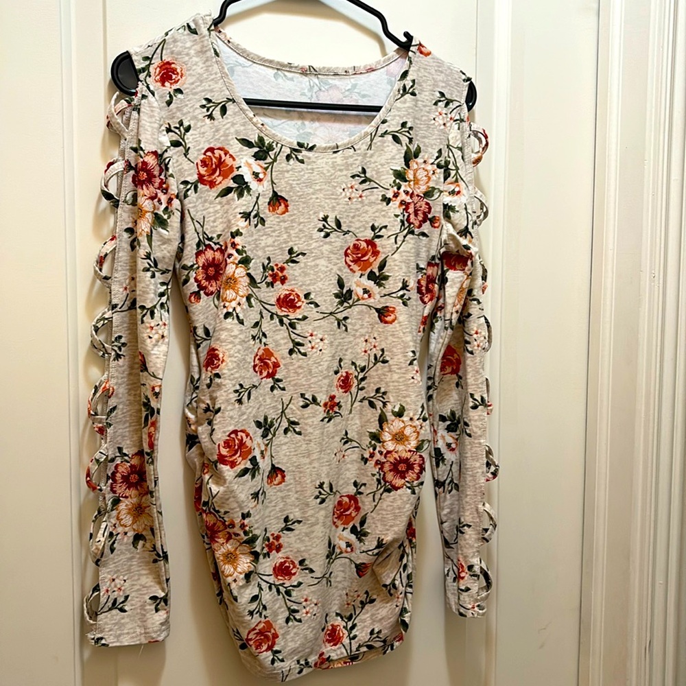 Maternity top. Size SMALL